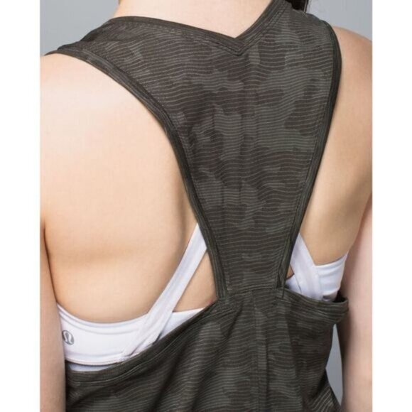 Lululemon Run For Days Tank In Deep Camo Size 4 - Picture 4 of 9
